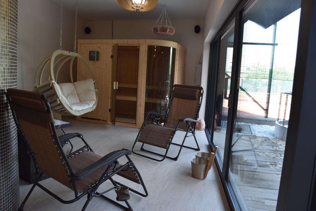 Penzion Vino Hruska Blatnička Exterior foto